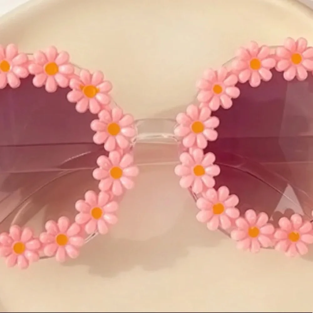NWT Girls Pink Daisy Sunglasses